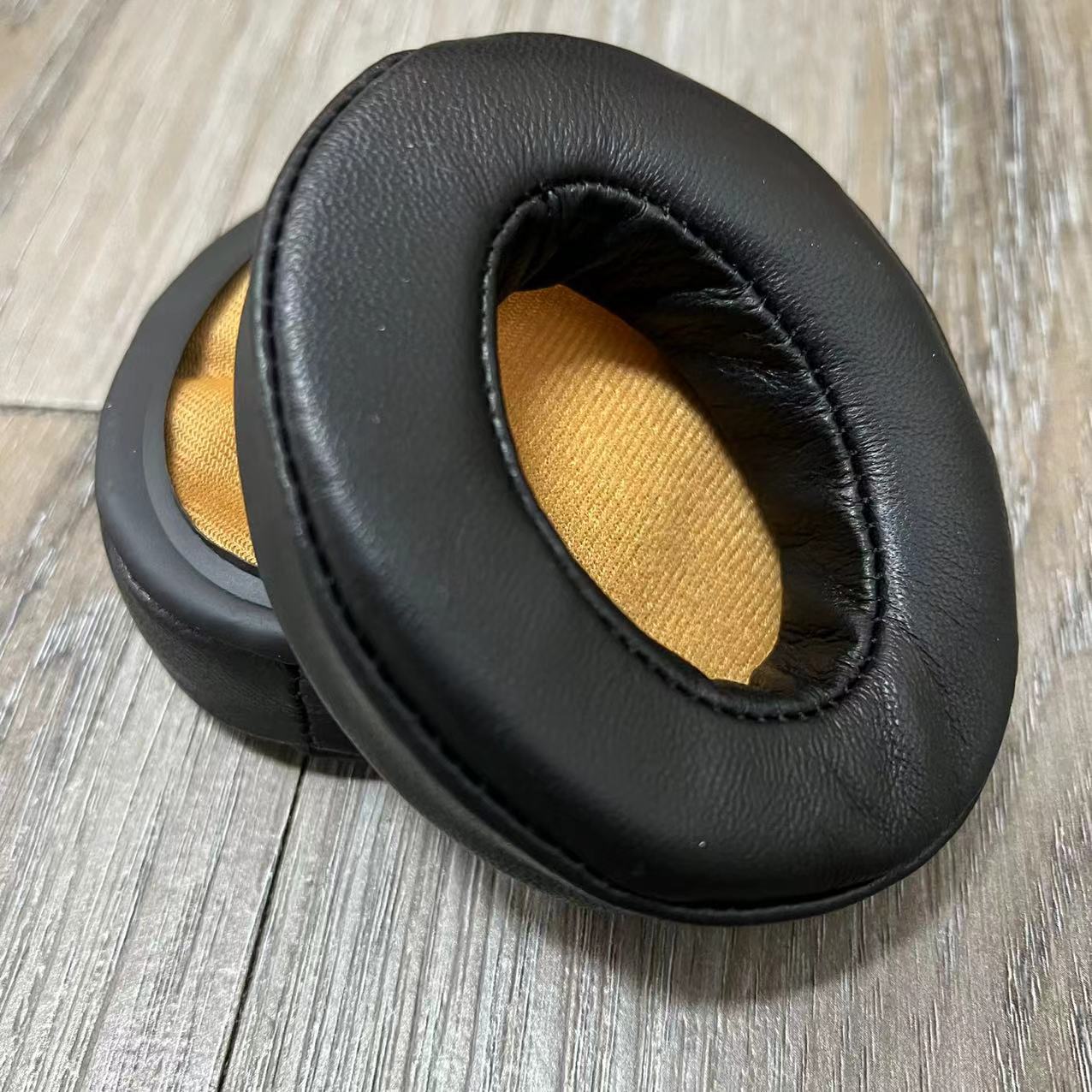 Амбушюры из натуральной овечье – обзор и цена Sennheiser Headphone Momentum 4